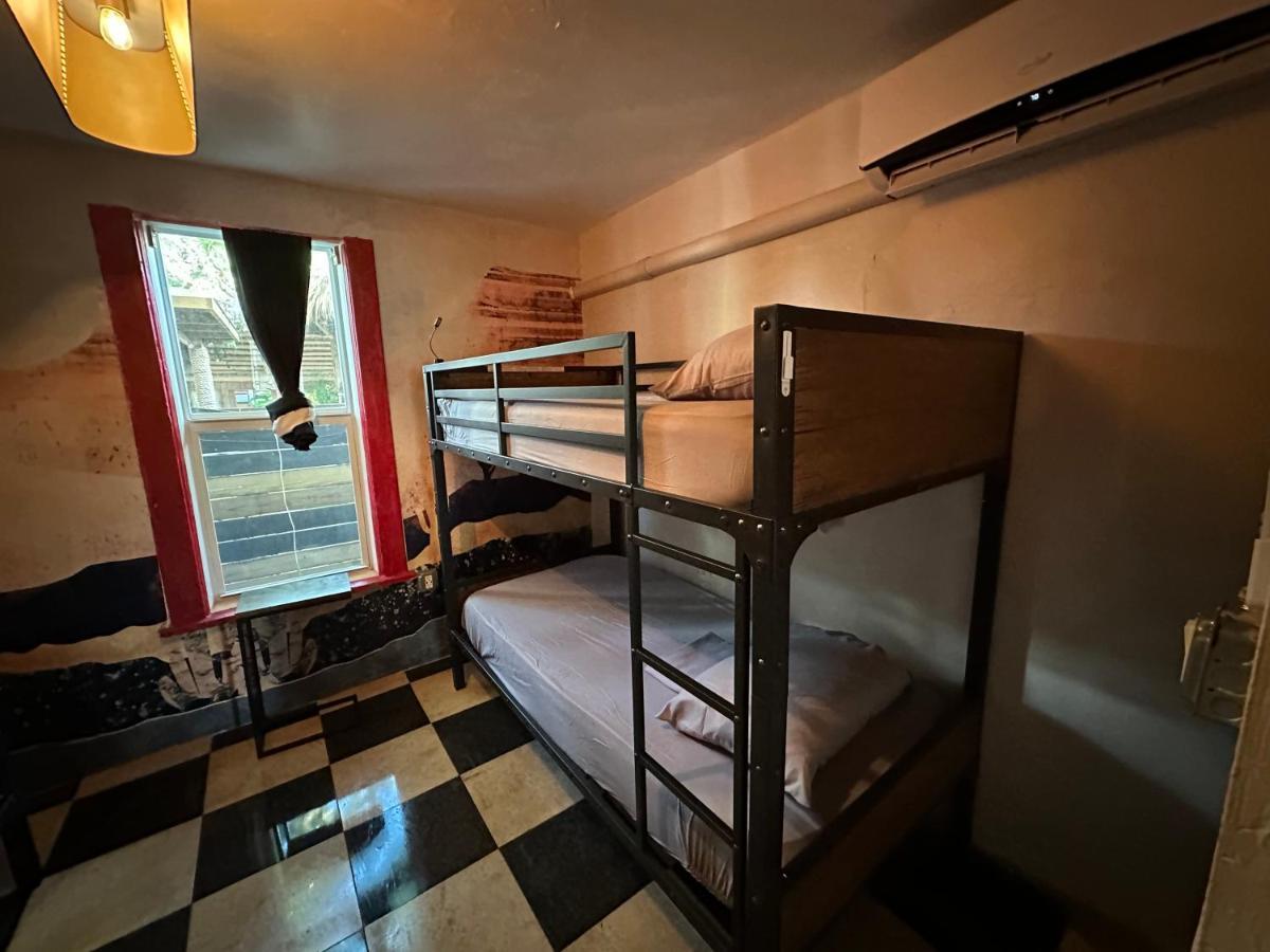 Oqp Vacations Hostel Miami Bagian luar foto