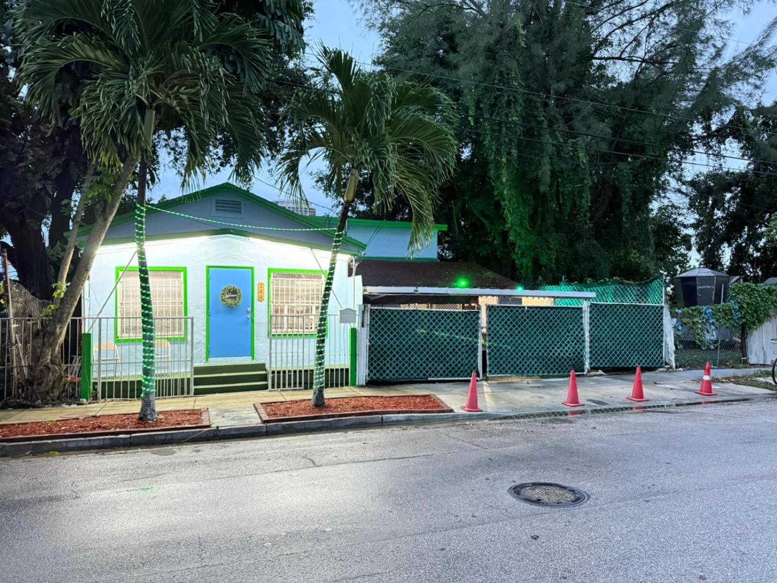 Oqp Vacations Hostel Miami Bagian luar foto